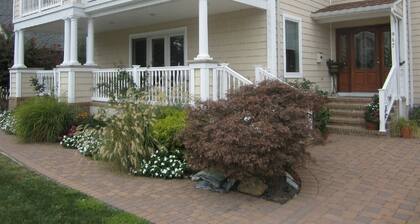 1st Flr Family Home on quiet street, short walk to beach, restaurants & shopping