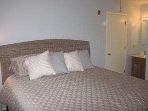 3 bedrooms, iron/ironing board, free WiFi