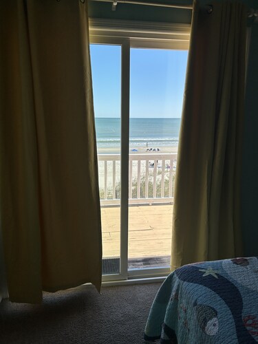 Oceanfront  beach house/ Water Park /Ocean Lakes/ 5 BED/3 BA  