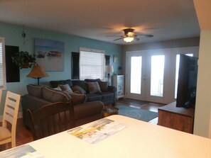 Smart TV, fireplace, DVD player, books - Oceanfront beach house/ Water Park /Ocean Lakes/ 5 BED/3 BA (Myrtle Beach)
