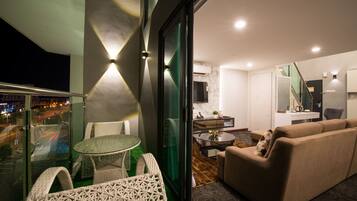 Suite | Pemandangan dari bilik