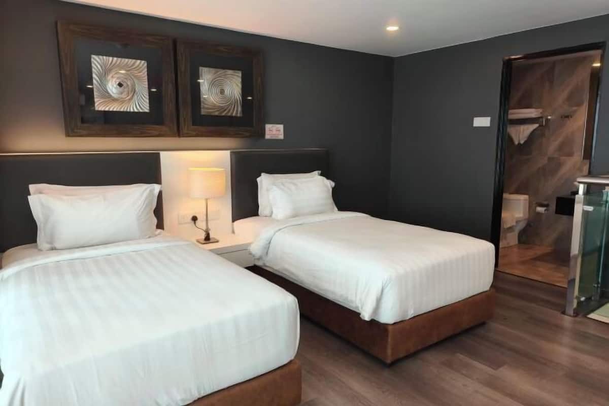 1 bedroom, minibar, in-room safe, desk