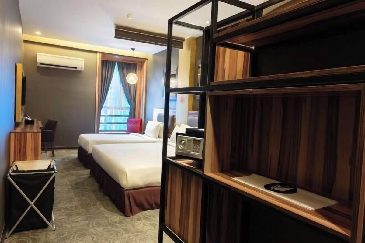 Minibar, in-room safe, desk, blackout drapes