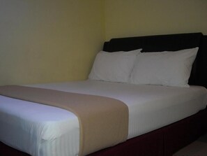 Iron/ironing board, free WiFi - New Wave Hotel Nilai 1 (Nilai)