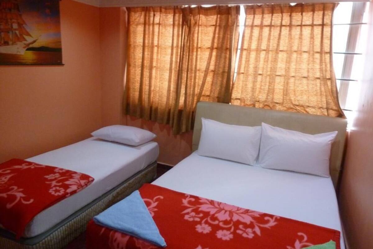 Habitación cuádruple | Tabla de planchar con plancha y wifi gratis