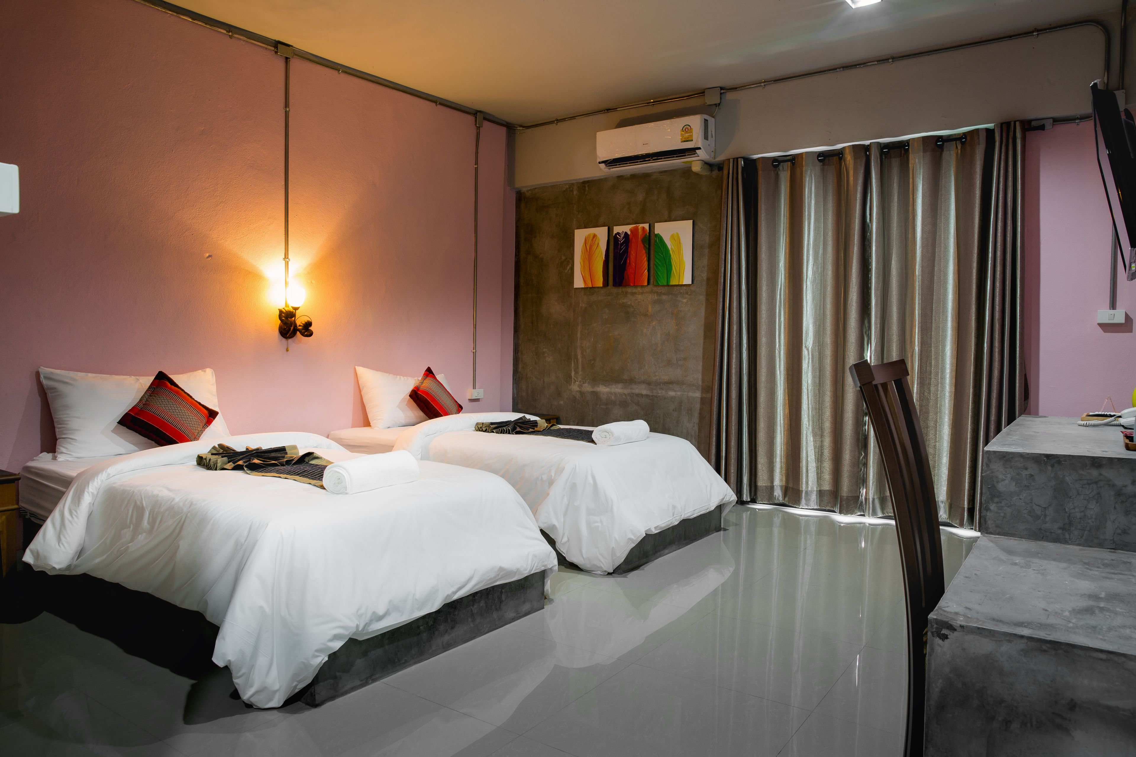 Superior Twin room | In-room safe, blackout drapes, free WiFi, bed sheets