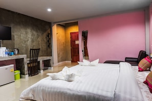 Superior Double Room | Room amenity - The Guest Hotel - Hostel (Krabi)