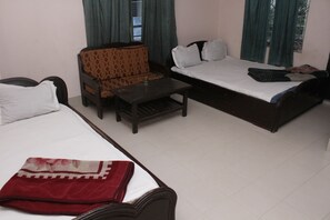 Economy Triple Room - Beach Holiday Guest House (Cox's Bazar)