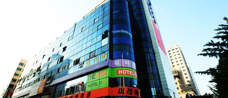 Facciata della struttura