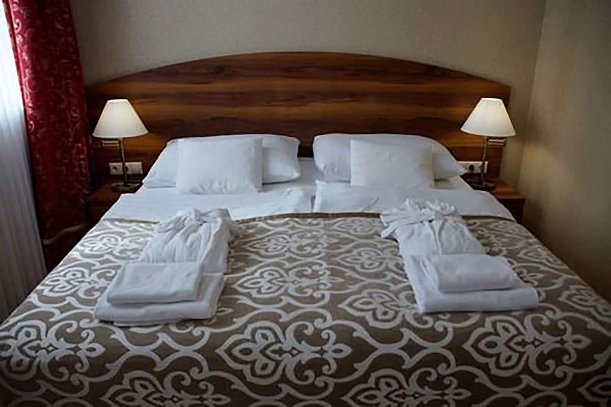 Standard Room | Desk, free WiFi