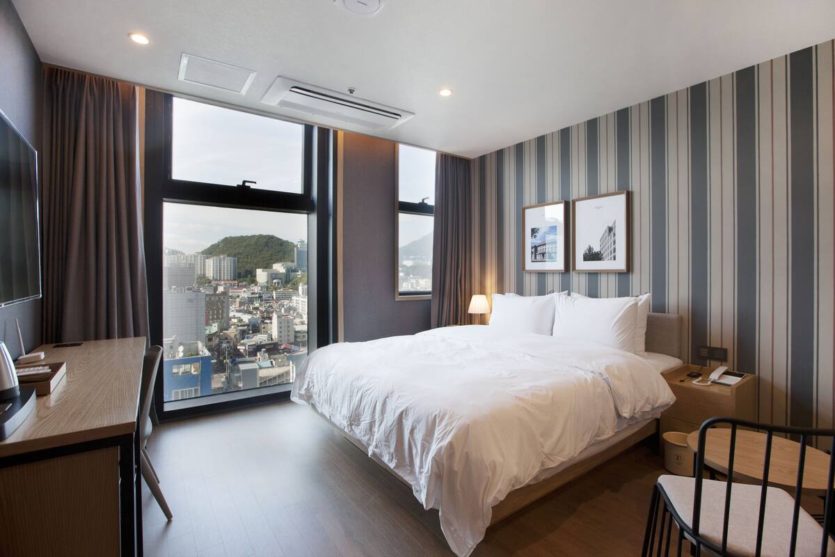 Deluxe Double Room, City View