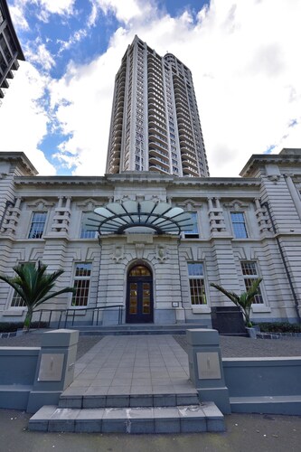 Elegant Apartment With City View