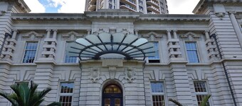 Elegant Apartment With City View