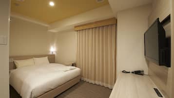 Rom, ikke-røyk, rom vegg-i-vegg (Twin & Quiet Corner Double Room) | Dundyner, safe på rommet, skrivebord og wi-fi (inkludert)