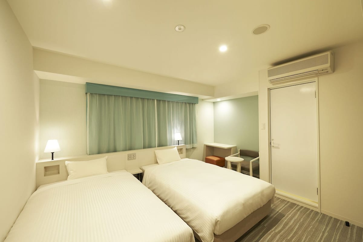 Down comforters, in-room safe, desk, free WiFi