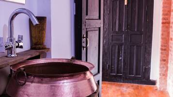 Standard Room | Bathroom