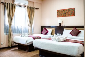 Family Room | In-room safe, desk, soundproofing, free WiFi - Hotel Namtso (Kathmandu)