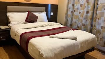 Standard Single Room | In-room safe, desk, soundproofing, free WiFi