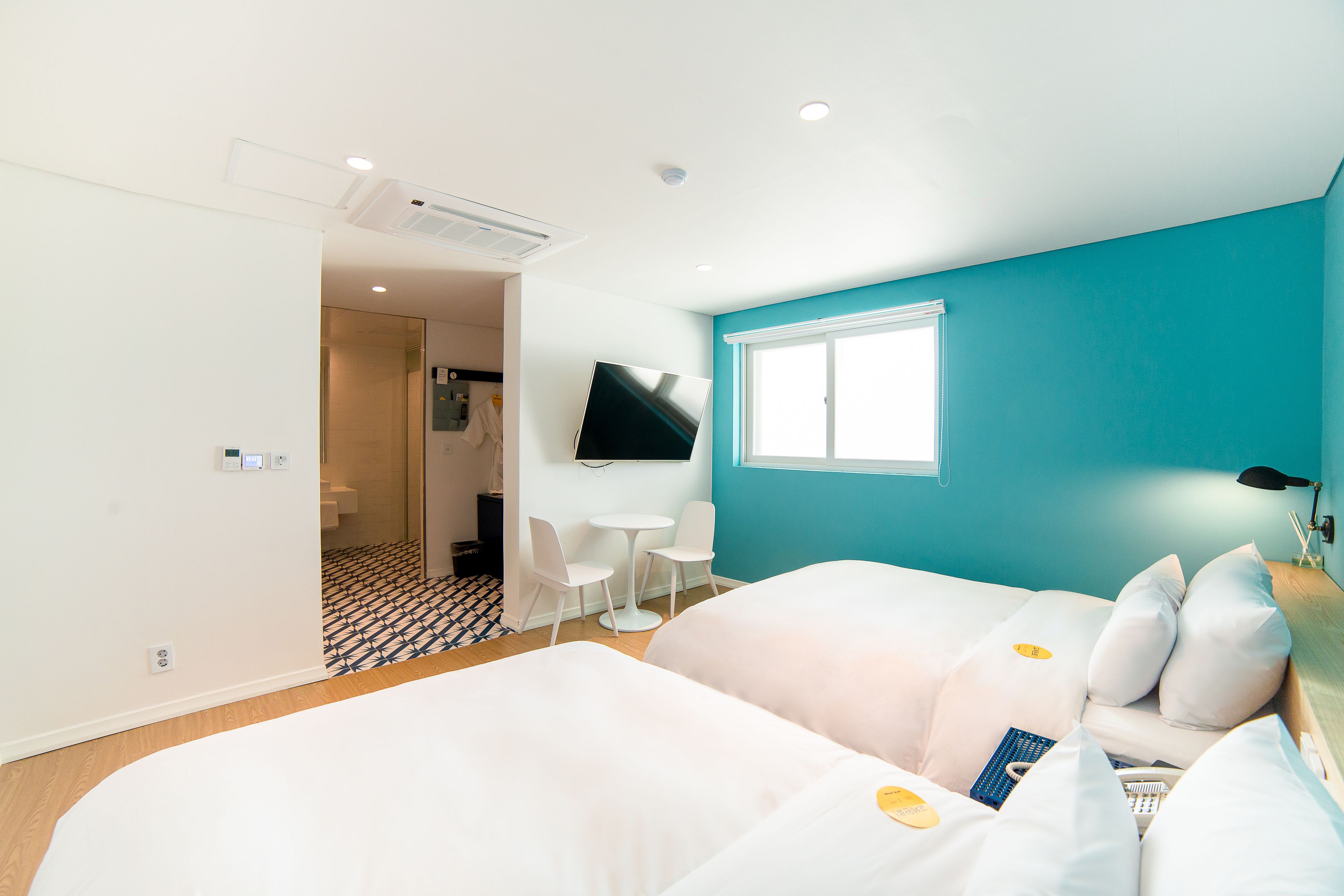 suite | premium bedding, down duvets, blackout curtains, soundproofing