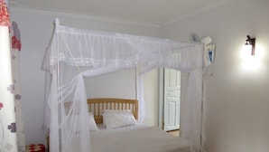Deluxe Double Room - Delhi Gardens (Fort Portal)