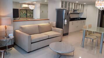 Loft, 2 habitaciones, baño en la habitación, vista al mar