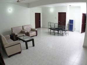 Coin salon dans le hall