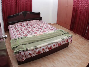 디럭스룸 | 책상,   무료 WiFi