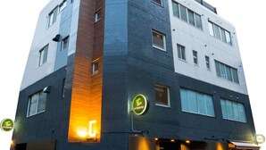 숙박 시설 정면