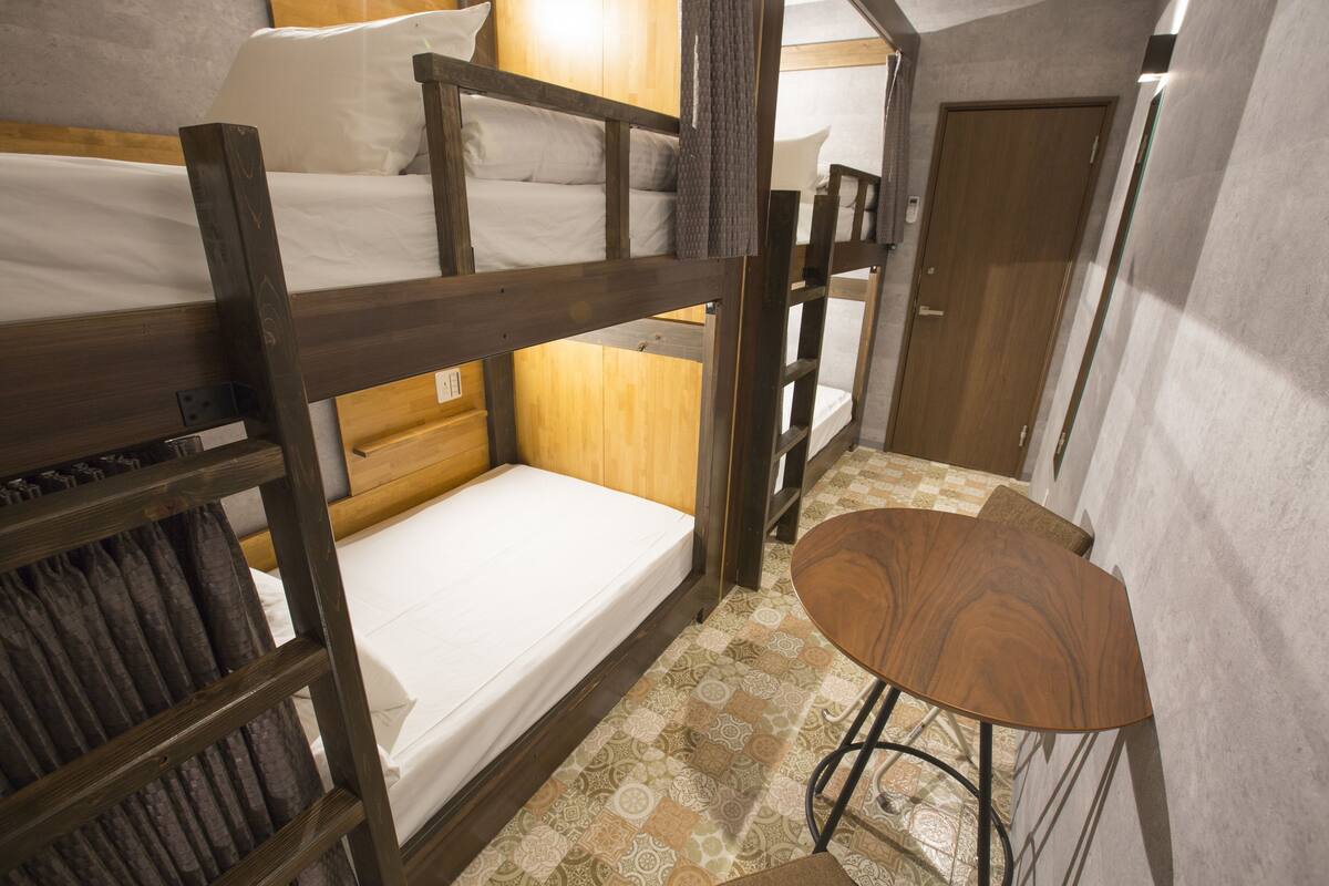 Down comforters, in-room safe, desk, blackout drapes
