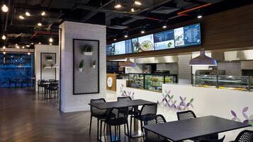 Petit déjeuner buffet (50 SAR par personne)