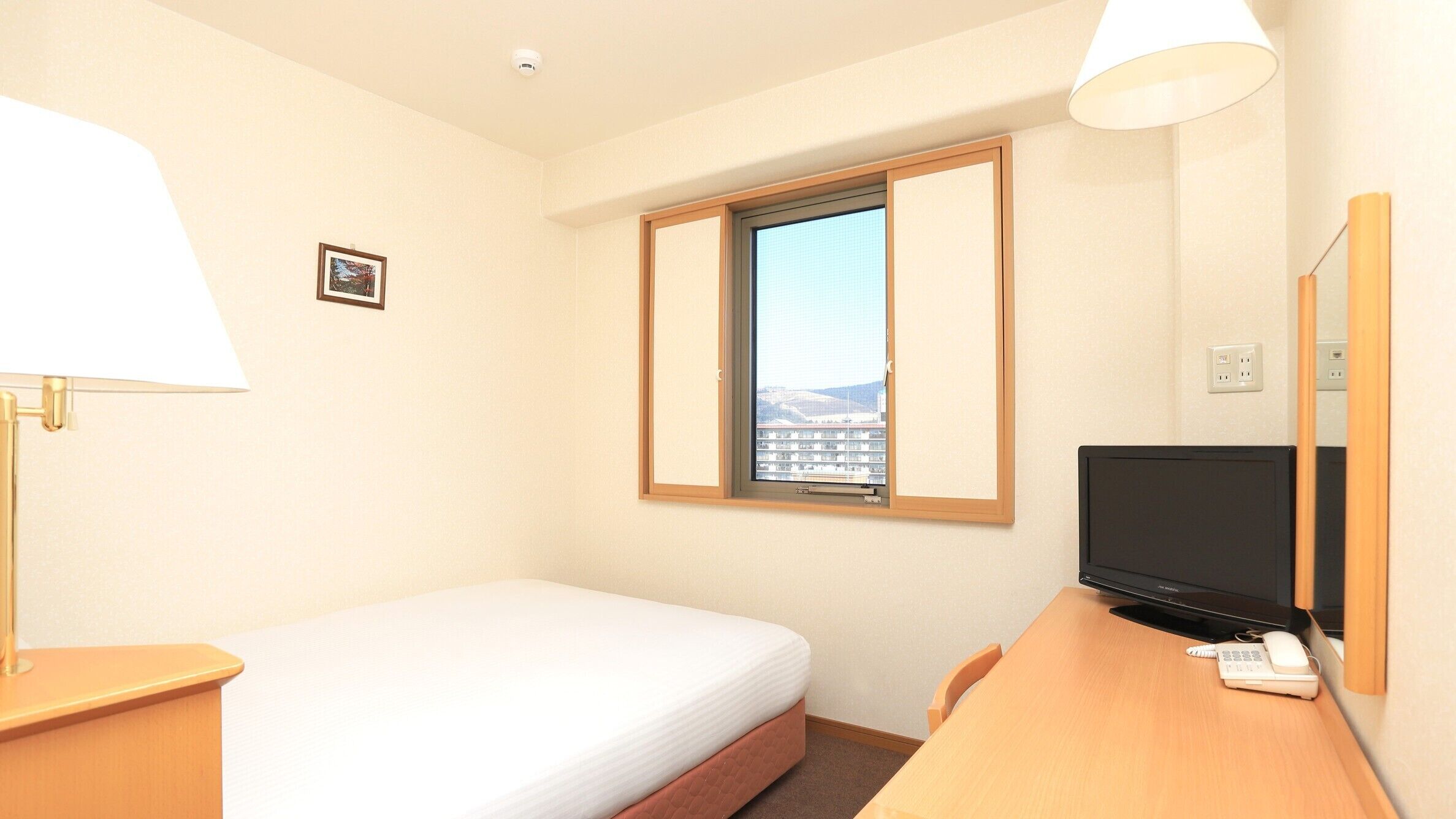 Down comforters, desk, laptop workspace, free WiFi