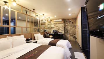 Room (Sweet, Check-in: Fri&Sun 8 PM, Sat 10 PM) | 办公桌、免费 WiFi、床单
