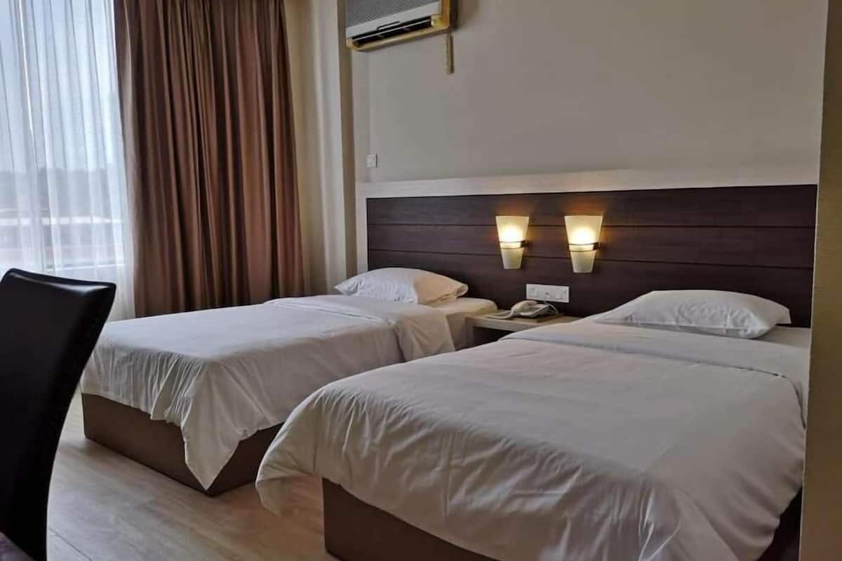 desk, iron/ironing board, free wifi