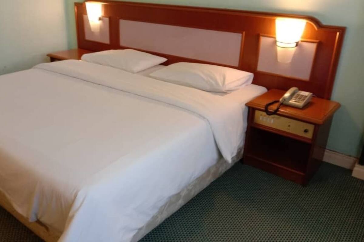 Standard Double Room, 1 Double Bed | Desk, iron/ironing board (on request), WiFi (free)