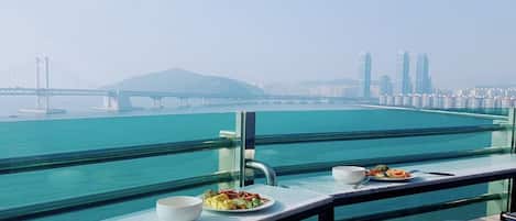 Desayuno con opciones de la cocina local diario (KRW 10000 por persona)