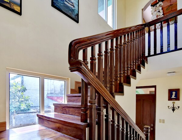 Décoration personnalisée, ameublement personnalisé, draps fournis