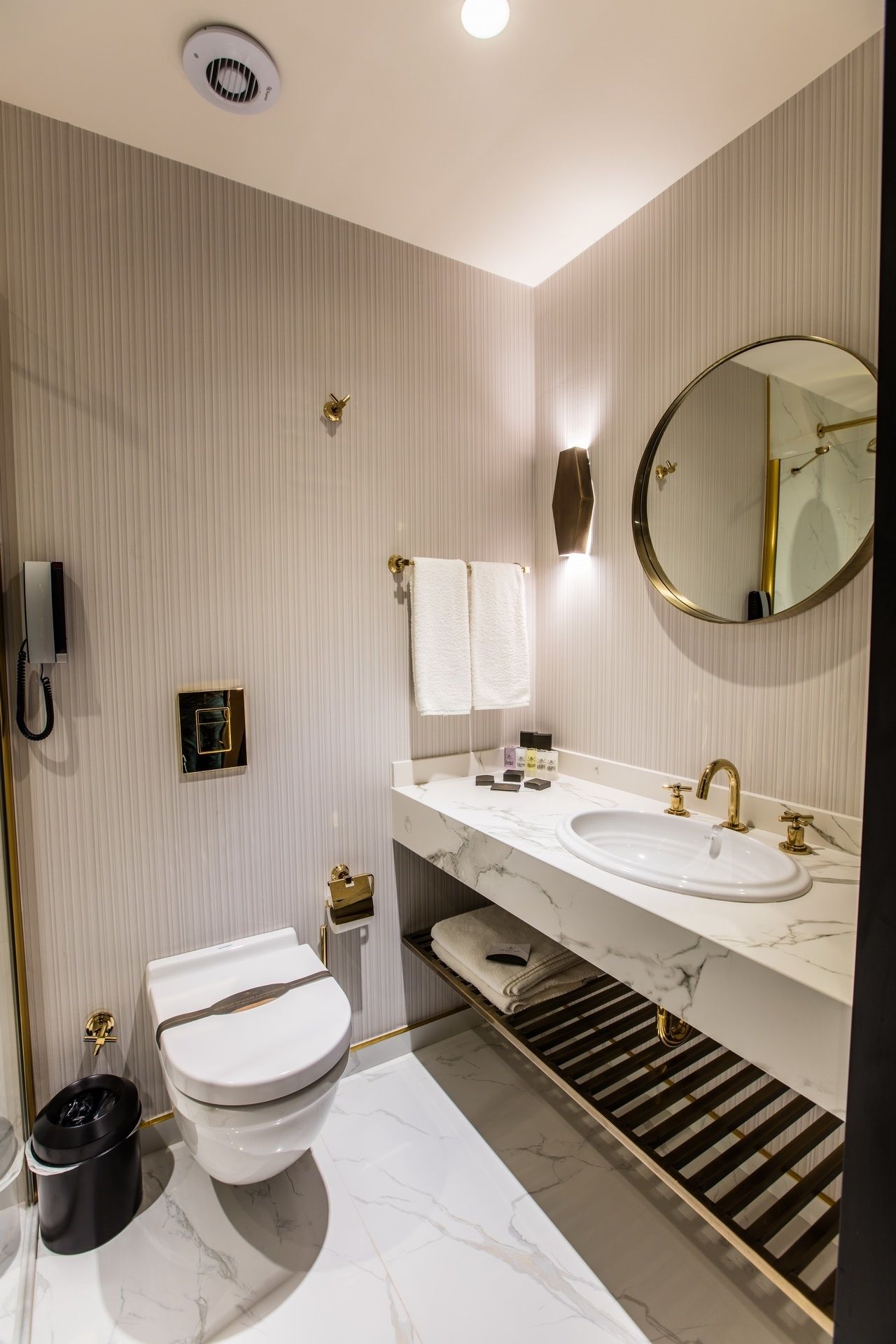 standard single room | bathroom | shower, free toiletries, hair dryer, slippers