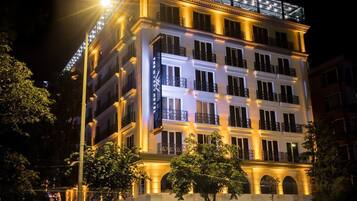 Façade de lâhĂ©bergement - soirĂ©e/nuit