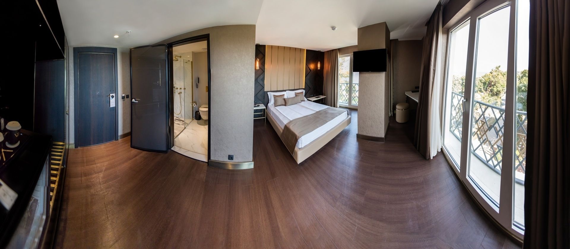 deluxe double room | bathroom | shower, free toiletries, hair dryer, slippers