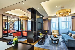 Executive Deluxe Suite | Premium bedding, minibar, in-room safe, desk - PRIMUS Hotel Wuhan Hannan (Wuhan)