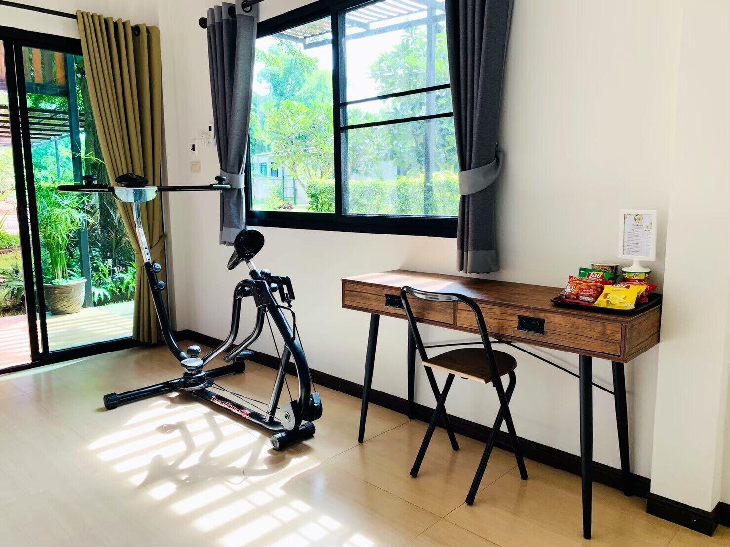 vip garden view | living area | led tv, first-run films