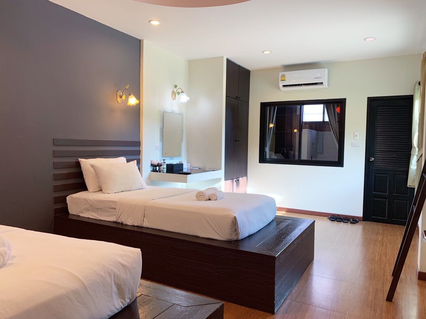 standard twin room | 1 bedroom, premium bedding, down duvets, minibar