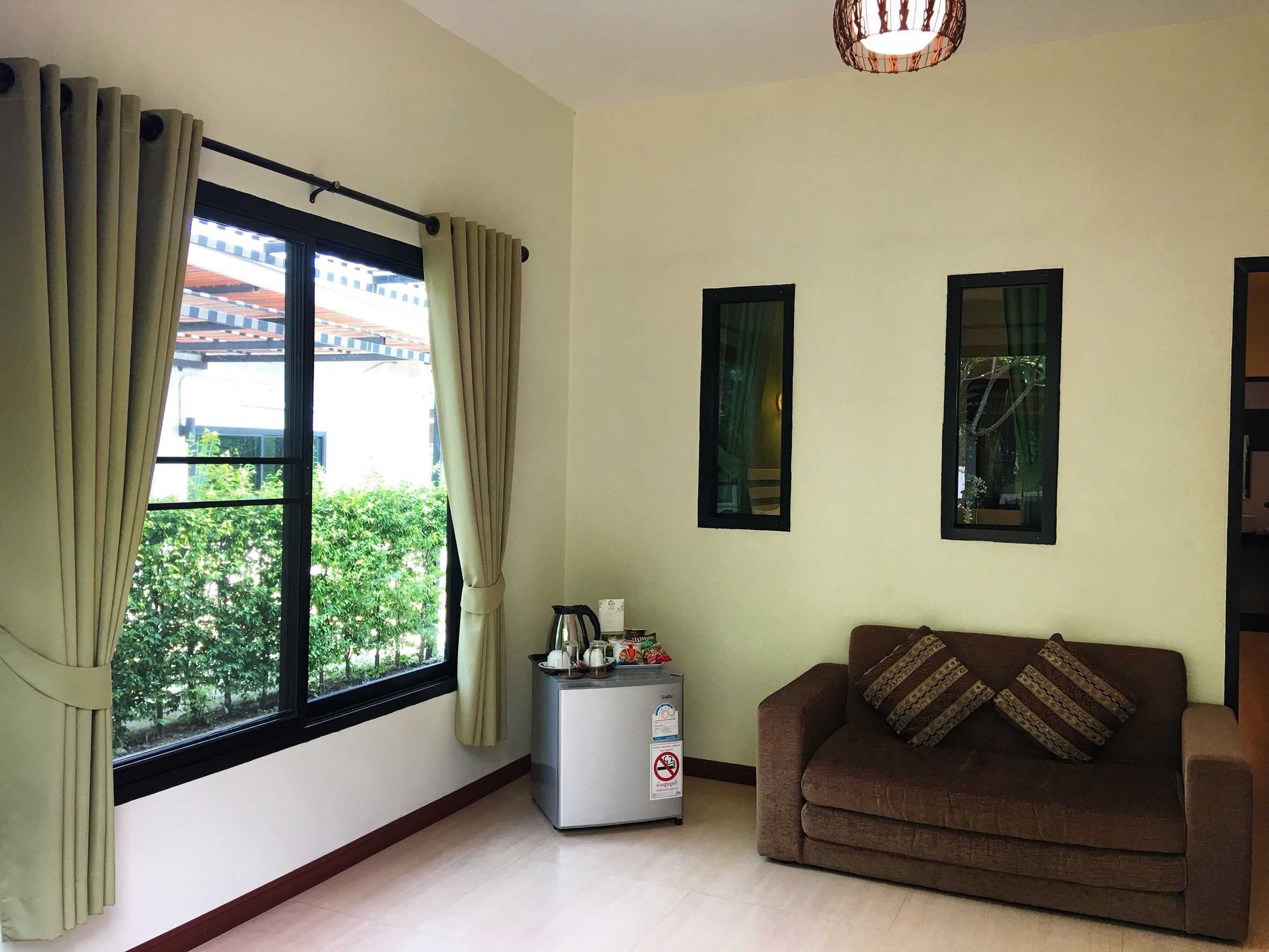 led tv, first-run films