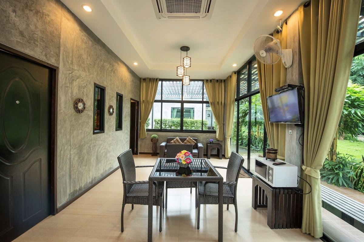 Family Room 1 | Living room