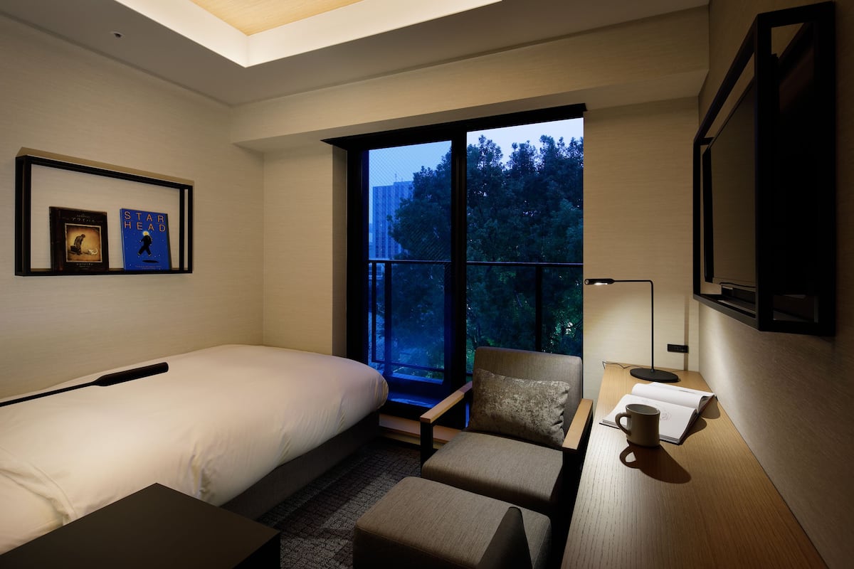 moderate single | desk, iron/ironing board, free wifi, bed sheets