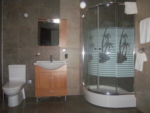 Shower, free toiletries, hair dryer, bathrobes - Palm Beach Hotel (Anaklia)