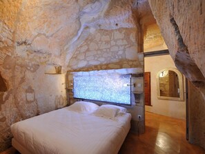 Familiesuite (Marguerite d'Anjou) | Safe på rommet, individuelt dekorert, skrivebord og wi-fi (inkludert)