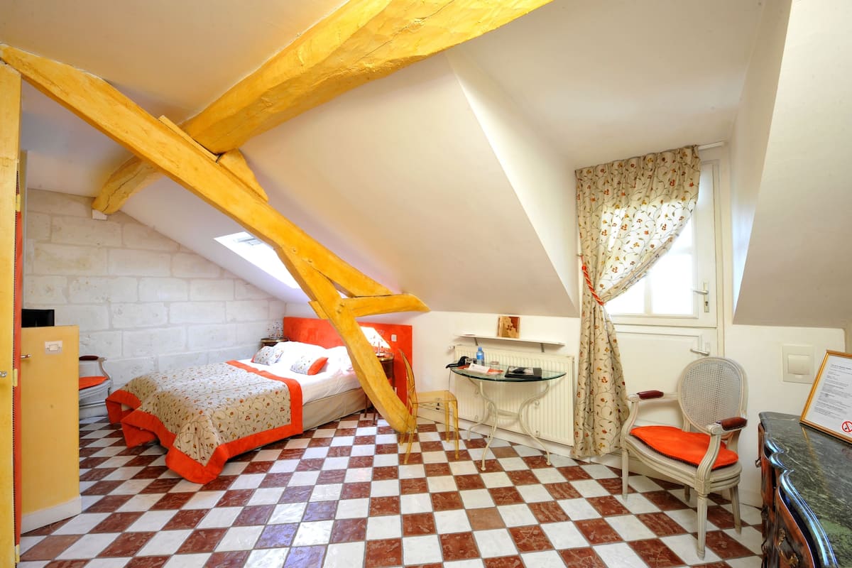 Double Room (Arum) | 2 bedrooms, in-room safe, individually decorated, desk