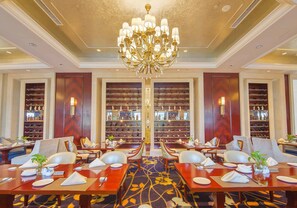 Breakfast, lunch and dinner served - Hengtong Gloria Resort Suzhou (Suzhou)