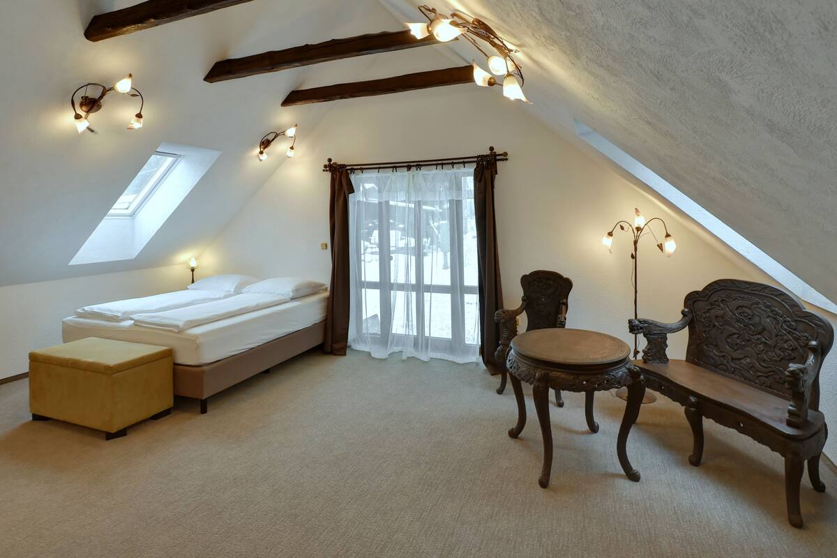 Suite Deluxe, 1 habitación, hidromasaje, vista al jardín | Escritorio, cunas gratuitas y wifi gratis